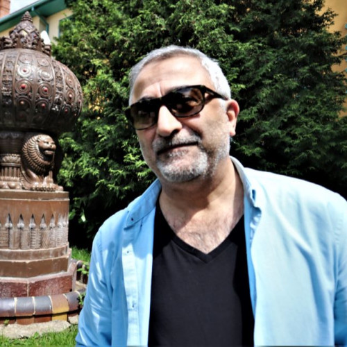 Az azeri pop-ikon és műfordító Pécsett